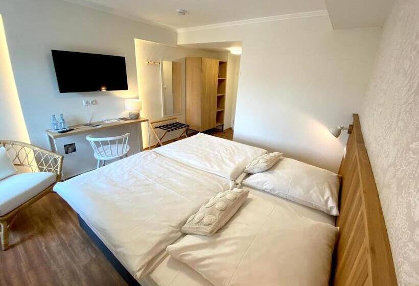 غرفة كومفورت, Deutsches Haus