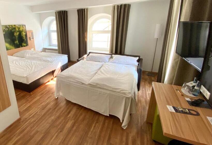 غرفة سوبيريور, Deutsches Haus