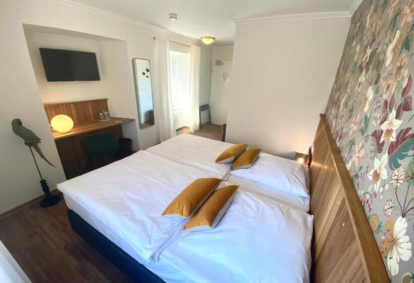 غرفة كومفورت, Deutsches Haus