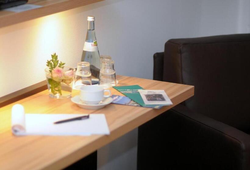 غرفة كومفورت, Deutsches Haus