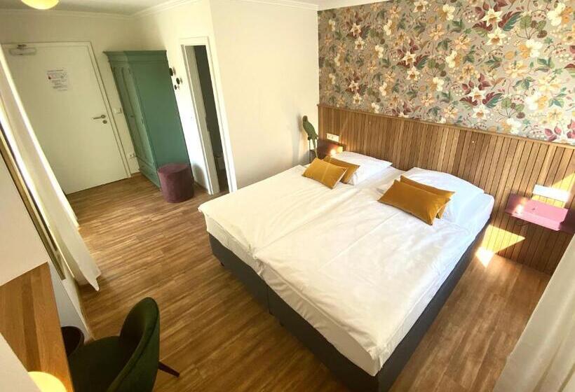 غرفة كومفورت, Deutsches Haus