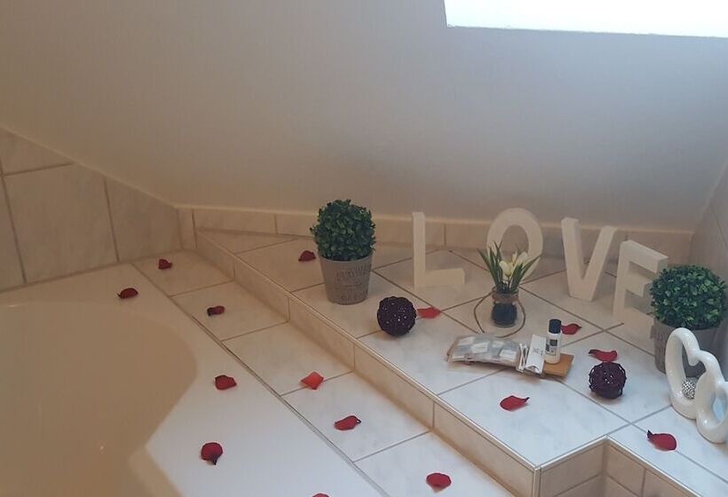 Номер Стандарт, Goldener Adler Garni