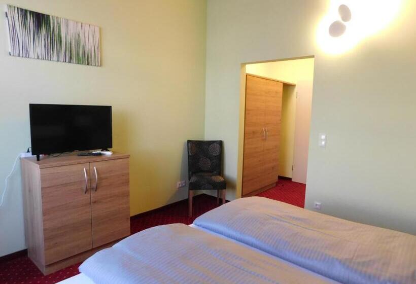 스위트, Konradp Holzkirchen