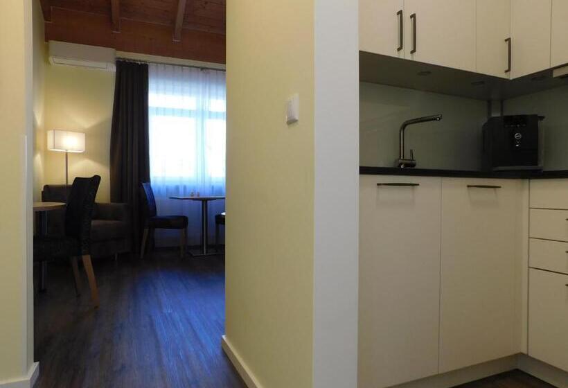 스위트, Konradp Holzkirchen