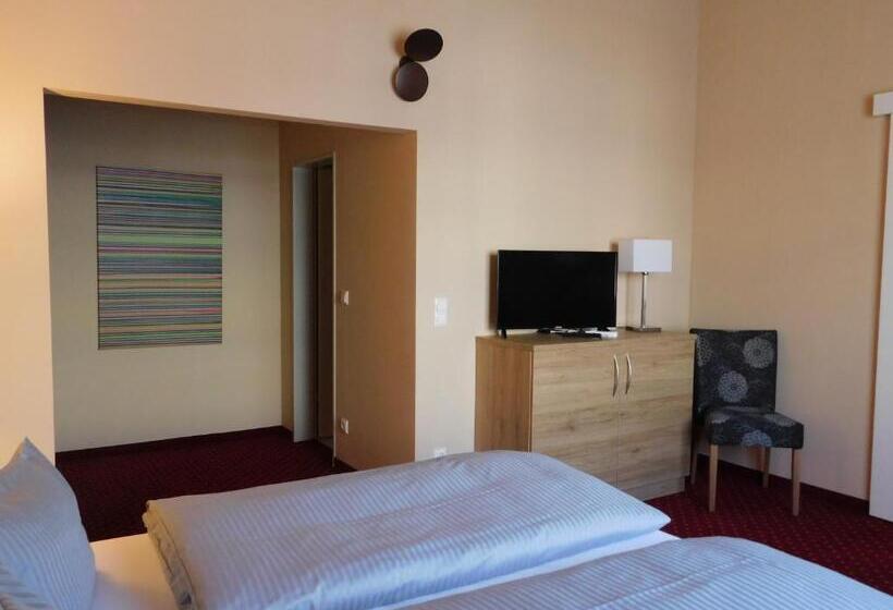 스위트, Konradp Holzkirchen