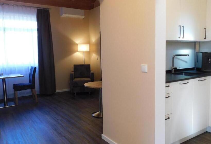 스위트, Konradp Holzkirchen