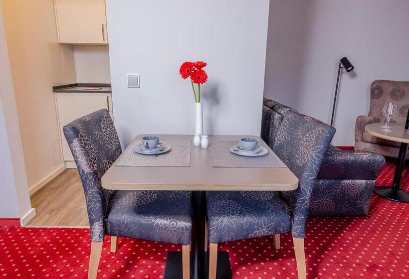 스위트, Konradp Holzkirchen