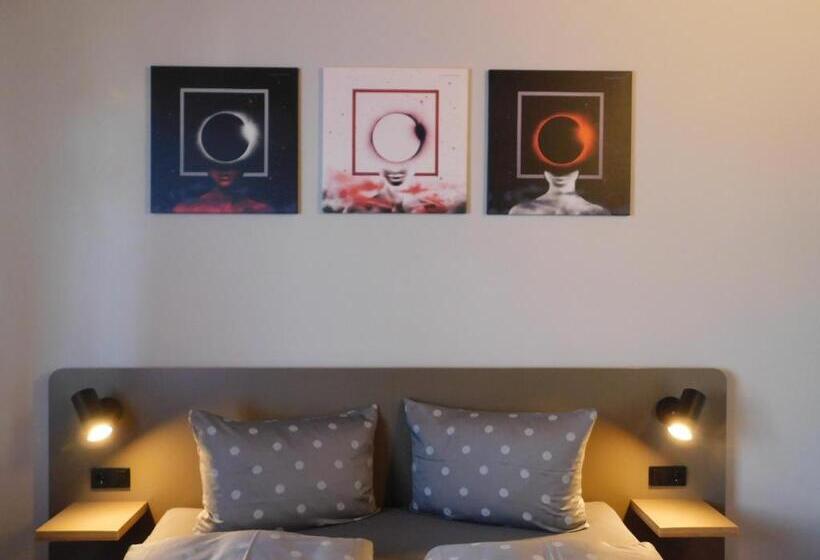 스위트, Konradp Holzkirchen