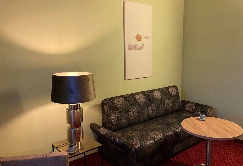 스위트, Konradp Holzkirchen