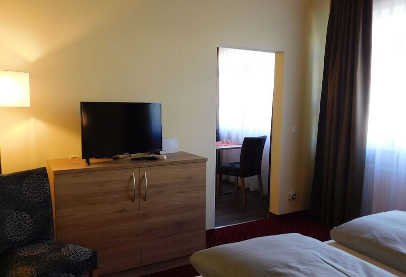 스위트, Konradp Holzkirchen