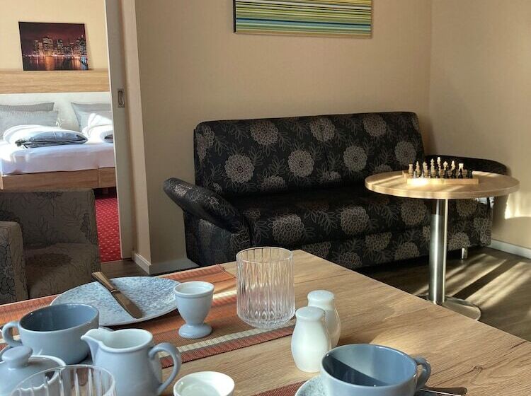 스위트, Konradp Holzkirchen