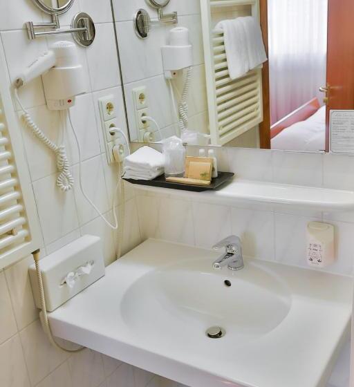 コンフォートシングルルーム, Mayers Waldhorn   Zwischen Reutlingen Und Tübingen