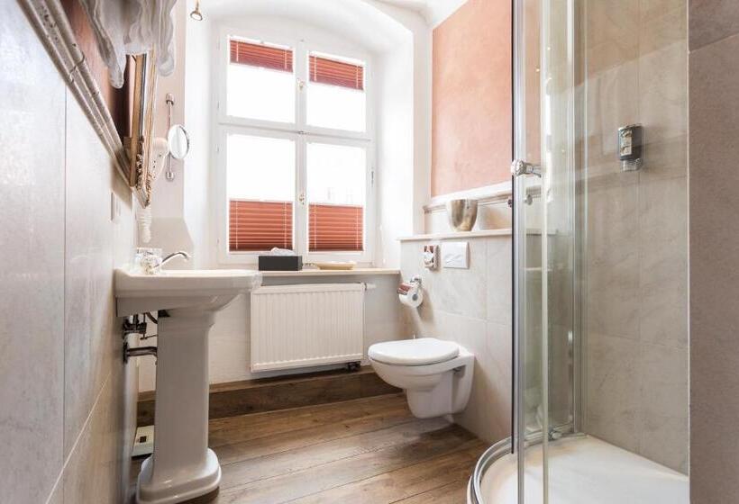 컴포트 룸, Meiser Altstadt