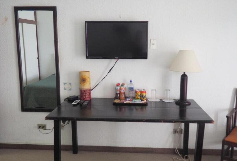 Номер Стандарт с Балконом, Nuevo Maragato Hotel & Hostel