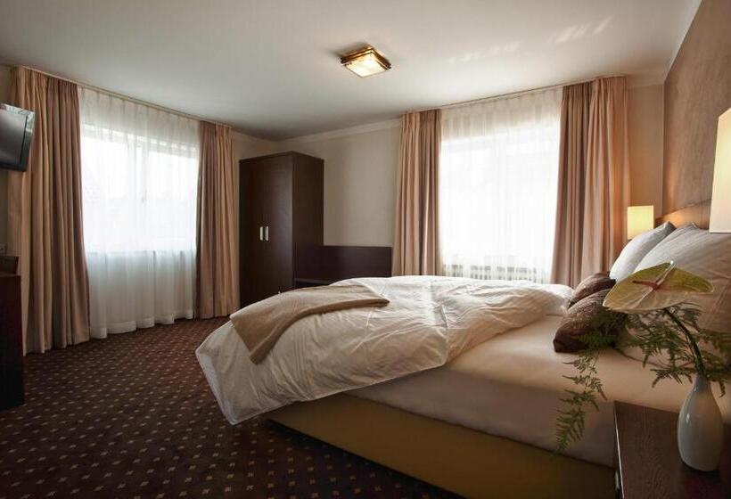 Номер Deluxe, Ochsen