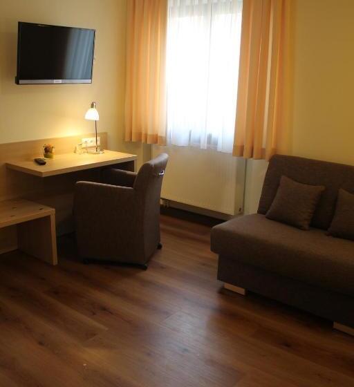 스탠다드 룸, Restaurant Stern