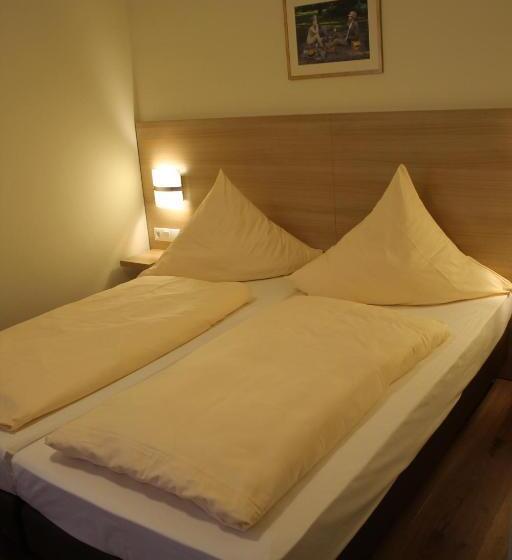 스탠다드 룸, Restaurant Stern