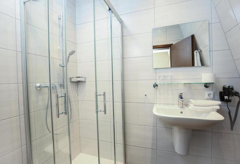 클래식 4인 룸, Restaurant Stern