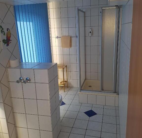 غرفة قياسية ثلاثية, Stadt Baunatal