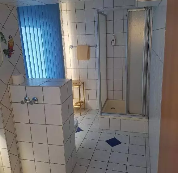 اتاق استاندارد سه نفره, Stadt Baunatal