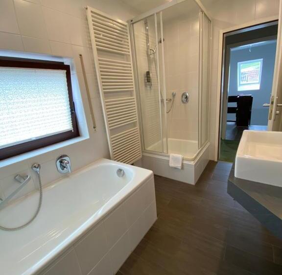 シングルデラックスルーム, Landhotel Traube