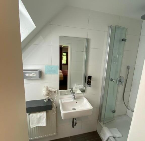 バルコニー付きスタンダードルーム, Landhotel Traube