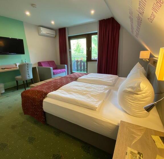 Номер Стандарт с Балконом, Landhotel Traube