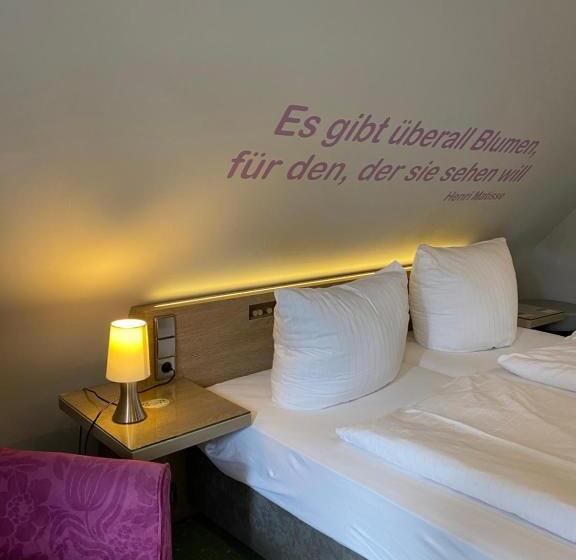 バルコニー付きスタンダードルーム, Landhotel Traube