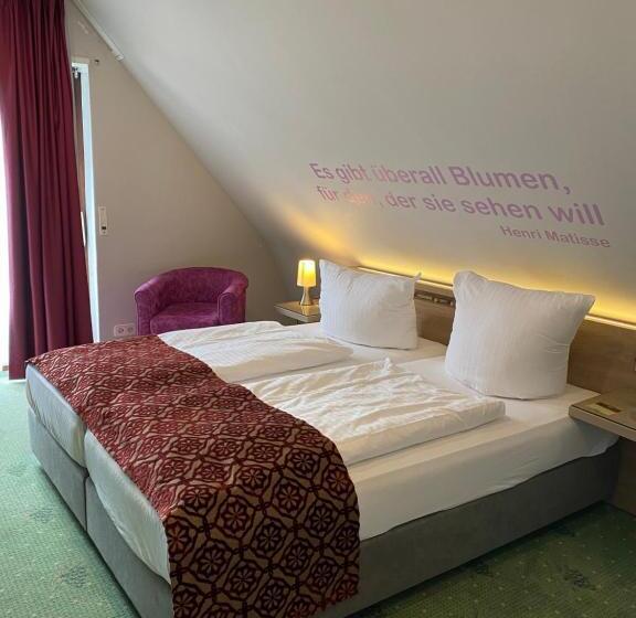 バルコニー付きスタンダードルーム, Landhotel Traube