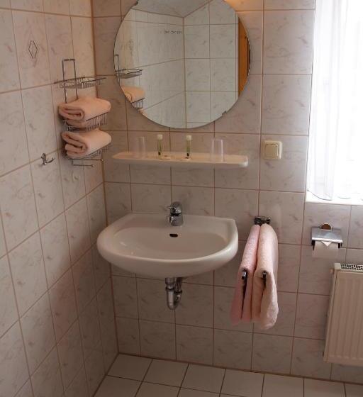 スタンダードルーム, Landgasthof   Café Anni