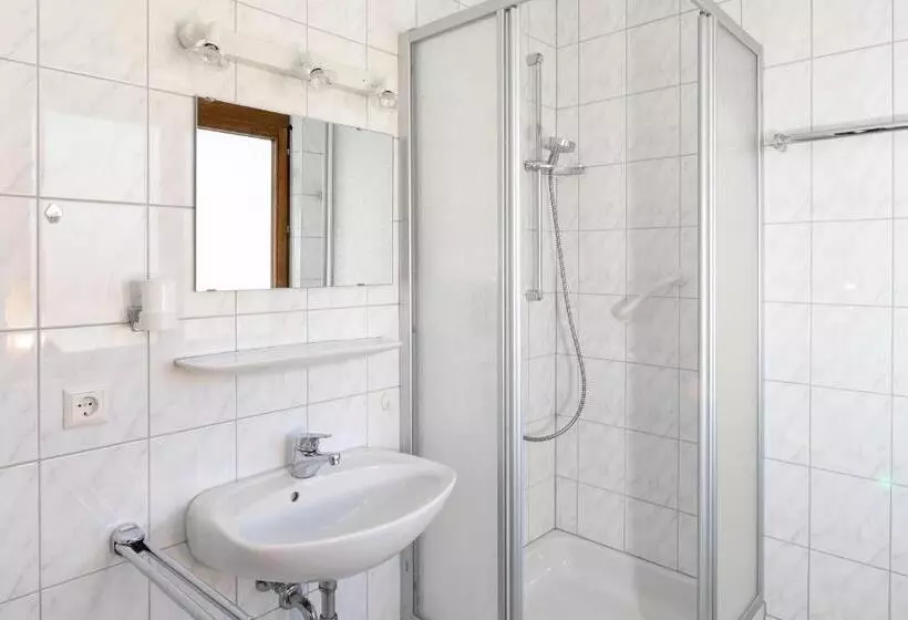 Standard Yhden Hengen Huone, Moorbadstuben