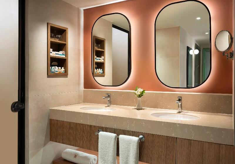 이코노미 룸, Moorbadstuben