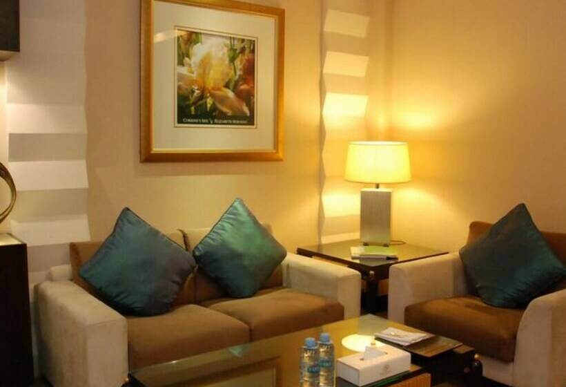 수피리어 룸, Kande Club