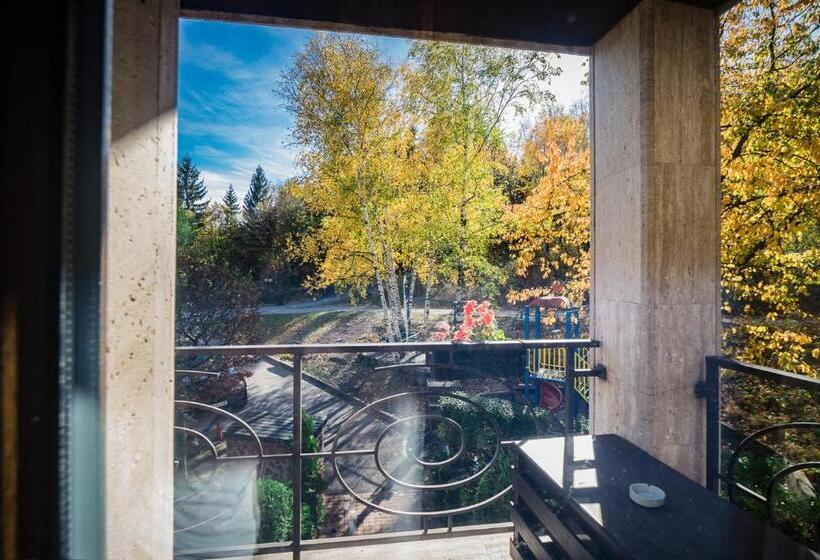 غرفة قياسية مطلة على الجبل, Vila 6ato Hotel & Wellnes