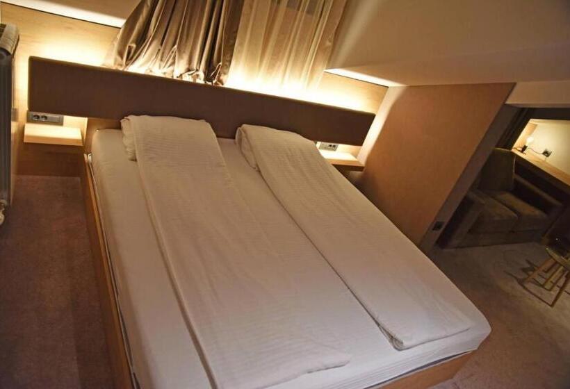 إستوديو قياسى, Vila 6ato Hotel & Wellnes