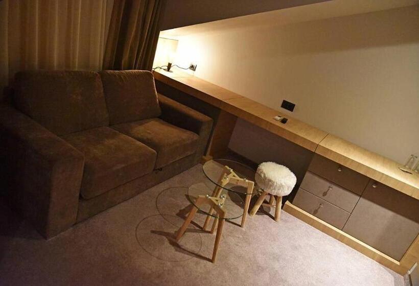 إستوديو قياسى, Vila 6ato Hotel & Wellnes