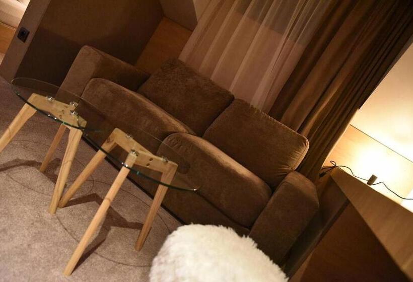 إستوديو قياسى, Vila 6ato Hotel & Wellnes