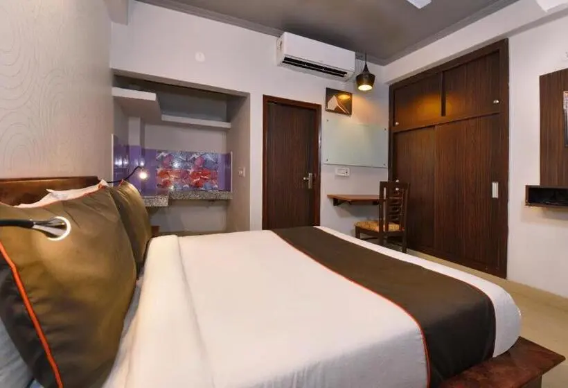 Classic Kolmen Hengen Huone, Collection O Hotel Ratiram Palace