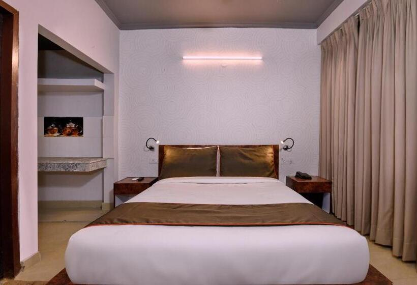 Трехместный Номер Классика, Collection O Hotel Ratiram Palace