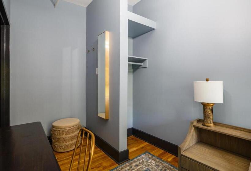 اتاق استاندارد با سرویس بهداشتی مشترک, Lamartine Chelsea