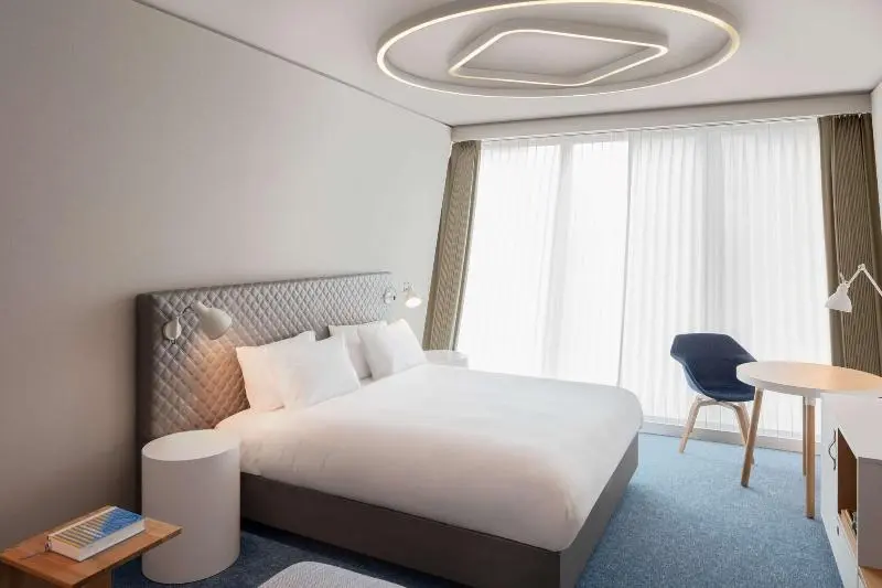 キングサイズベッドのスタンダードルーム, Hyatt Place Zurich Airport The Circle