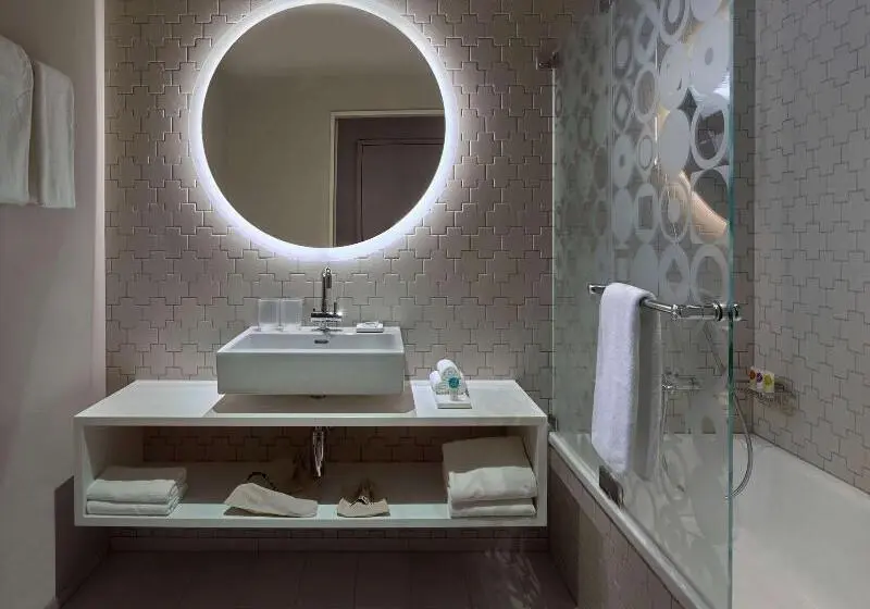 キングサイズベッドのスタンダードルーム, Hyatt Place Zurich Airport The Circle