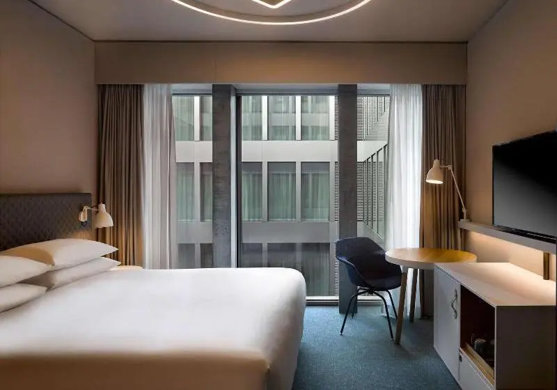 キングサイズベッドのスタンダードルーム, Hyatt Place Zurich Airport The Circle