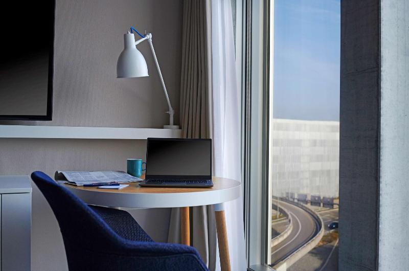 带大床的标准间, Hyatt Place Zurich Airport The Circle