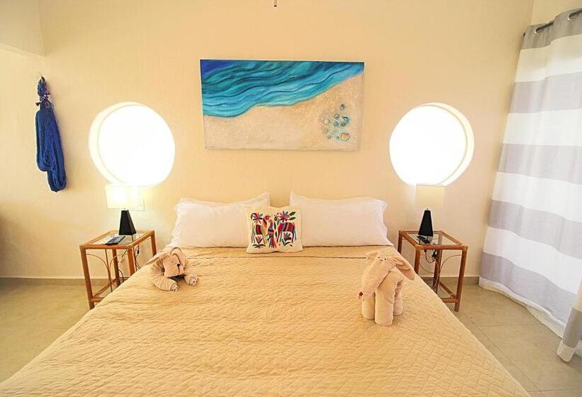 غرفة قياسية مطلّة علي حمام السباحة, Cabañas Puerto Morelos