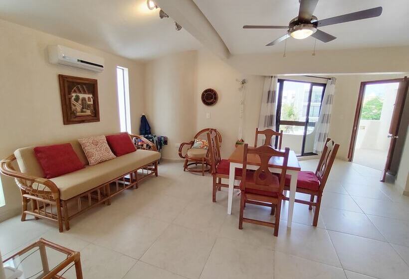 جناح مطلّ علي حمام السباحة, Cabañas Puerto Morelos