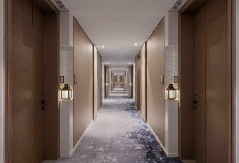 اتاق دلوکس با تخت کینگ و چشمانداز شهر, Palace Beach Resort Fujairah