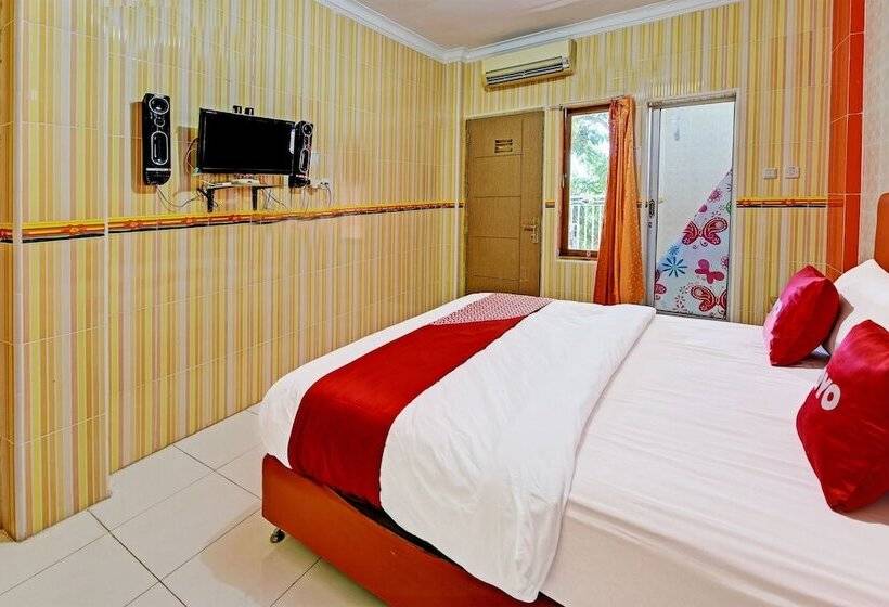 Номер Deluxe, Collection O 91489 Hotel Tanjung Permata