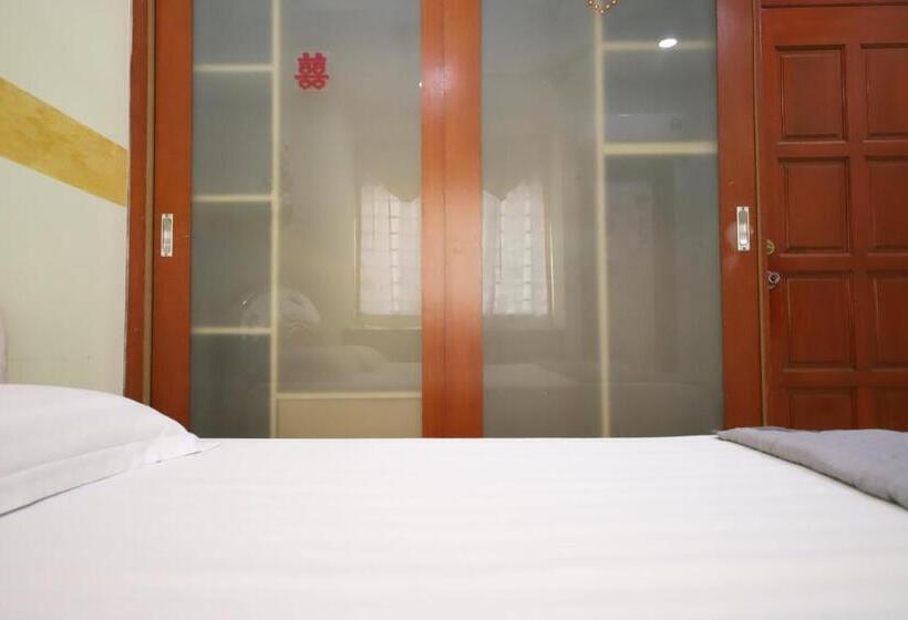 ４ベッドルームアパートメント, Oyo Homes 90575 Ck Bahau Homestay