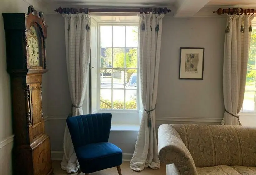 デラックスルーム, The Old Vicarage